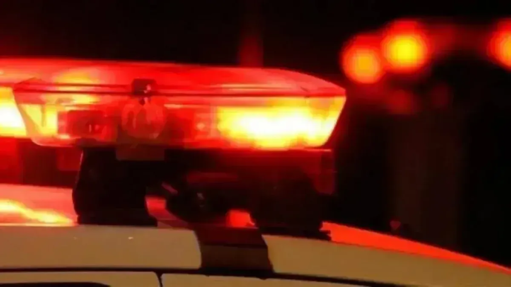 Guaíra - 97.7 - Santa Rosa - RS — Crime aconteceu na tarde deste domingo (23), em Nova Prata, na Serra Gaúcha; vítima, de 47 anos, havia registrado ocorrência por violência psicológica e ameaça em agosto de 2025, e o companheiro, de 67 anos, teria tirado a própria vida após o ataque. Fonte: Jornal Noroeste