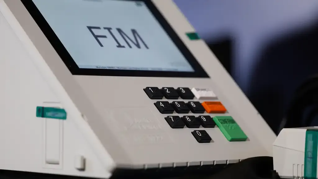 Guaíra - 97.7 - Santa Rosa - RS — Os deputados federais são os representantes do povo, eleitos em voto proporcional nas 27 unidades da federação de acordo com uma regra que estabelece um mínimo de oito deputados e, no máximo, 70 deputados Fonte: Jornal Noroeste