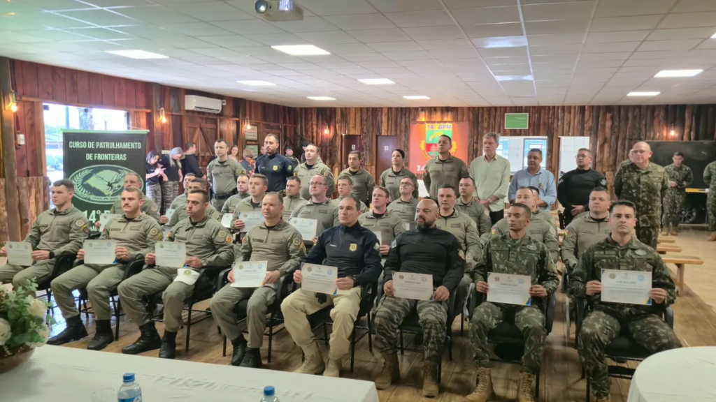 Guaíra - 97.7 - Santa Rosa - RS — A capacitação foi promovida pelo Comando Regional de Polícia Militar Missões, sob a supervisão do Departamento de Educação e Cultura da Brigada Militar. Fonte: Jornal Noroeste