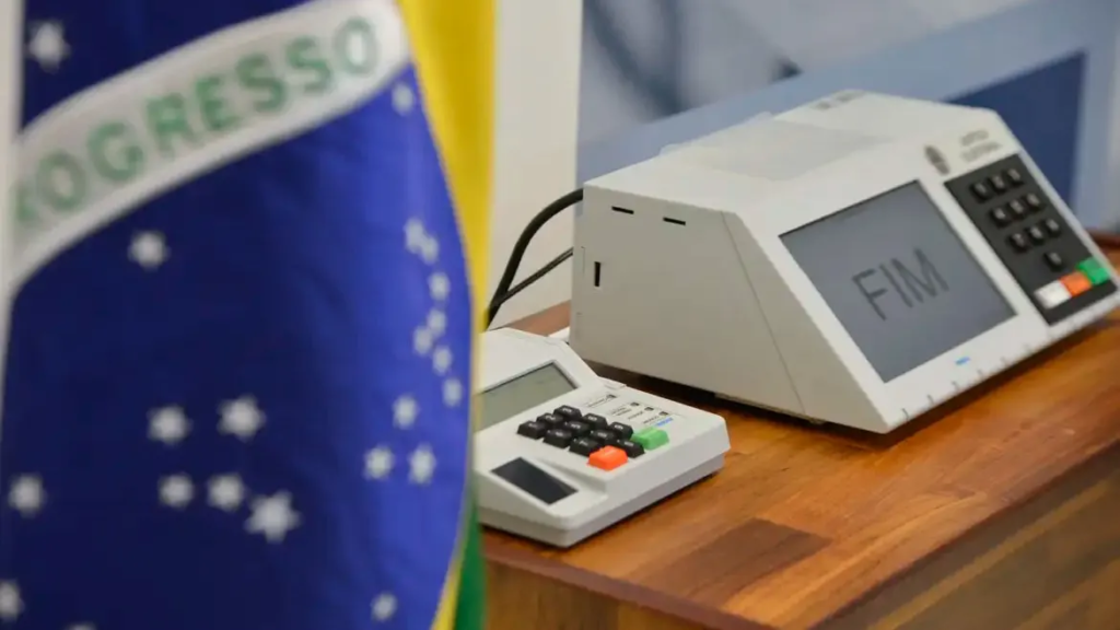 Guaíra - 97.7 - Santa Rosa - RS — Levantamento dos 20 municípios da AMUFRON aponta que Santa Rosa concentra 58.131 eleitores. Fonte: Jornal Noroeste
